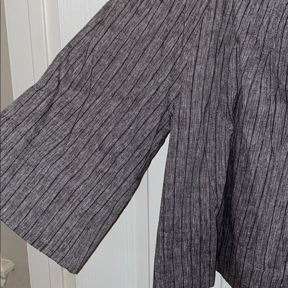 BCBG suit. Cropped jacket and pants - Picture 3 of 5